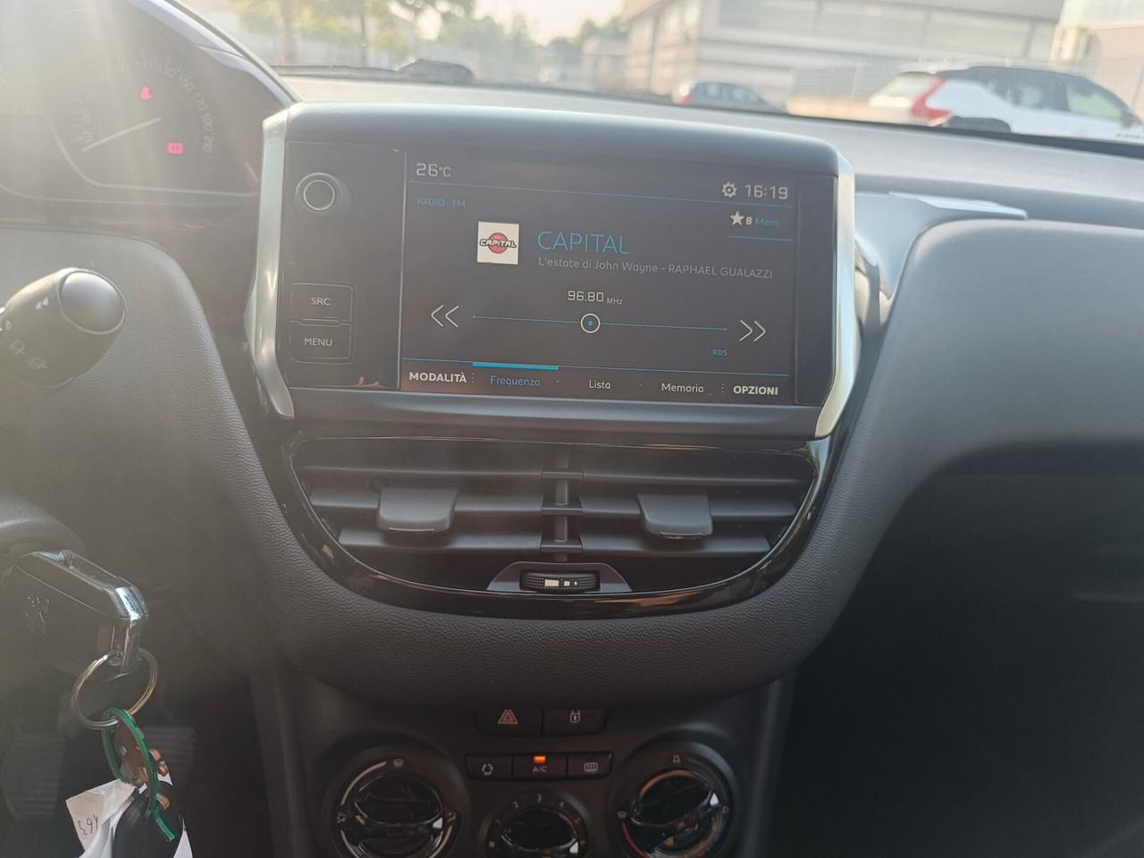 Peugeot 208 1.2 5 porte del 2018 SOLO 102.000 KM