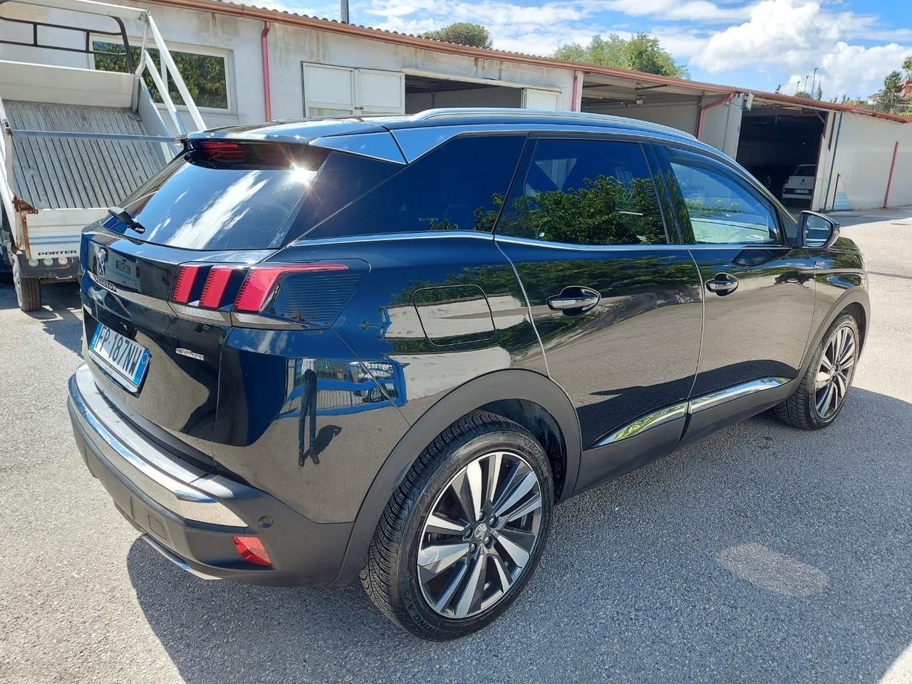Peugeot 3008 “GTLINE” 1.5 hdi- cambio/aut-2018