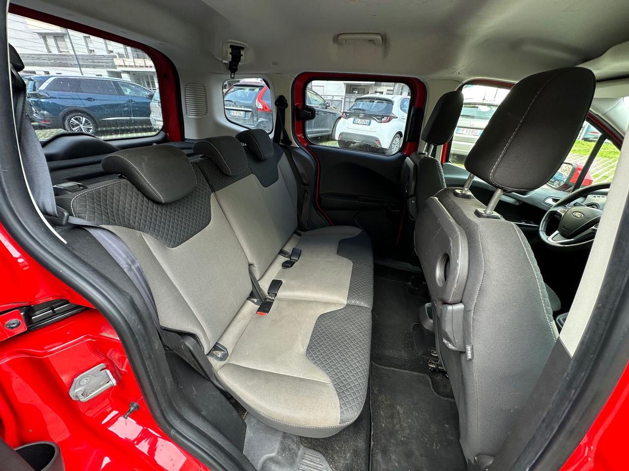 Ford Tourneo Courier 1.0 EcoBoost Sport