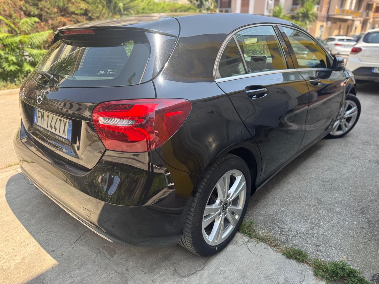 Mercedes-benz A 180 A 180 d Premium