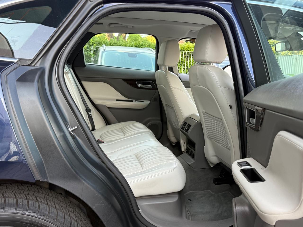 Jaguar F-Pace TURBO NUOVO 4x4 2.0 D 180 CV aut. Portfolio