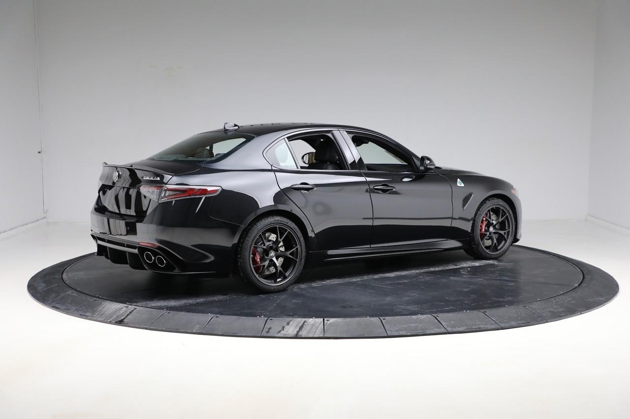 ALFA ROMEO Giulia 2.9 T V6 AT8 Quadrifoglio NOLEGGIO LUNGO TERMINE