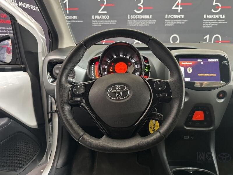 Toyota Aygo Connect 1.0 VVT-i 72 CV 5 porte x-play