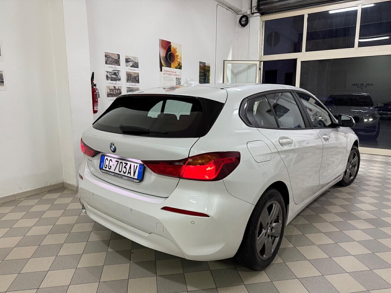 Bmw 116 116d 5p. Business Advantage