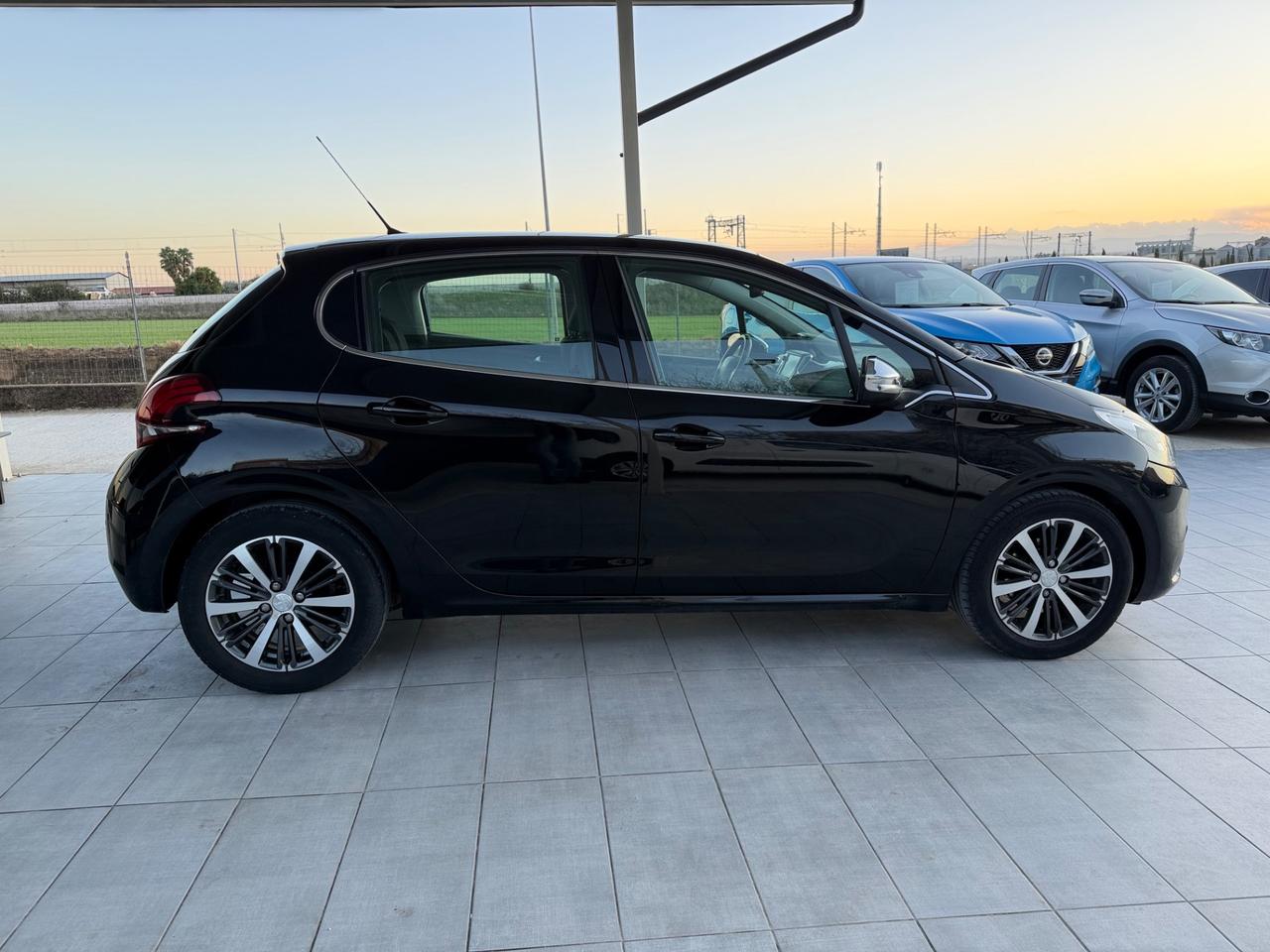 Peugeot 208 PureTech 82 5p. GPL Allure