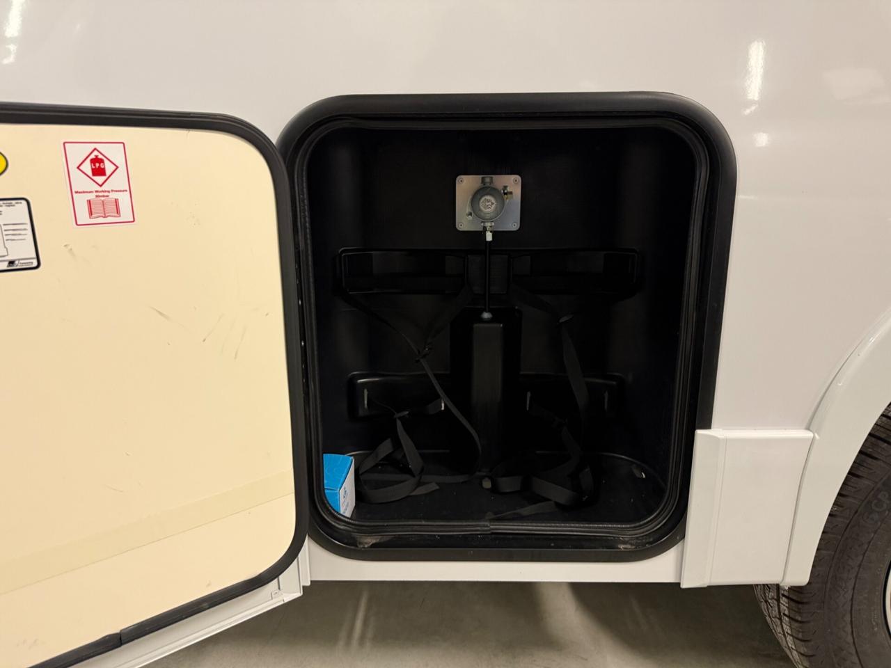 ELNAGH T-LOFT 529 6.99 5 POSTI GARAGE