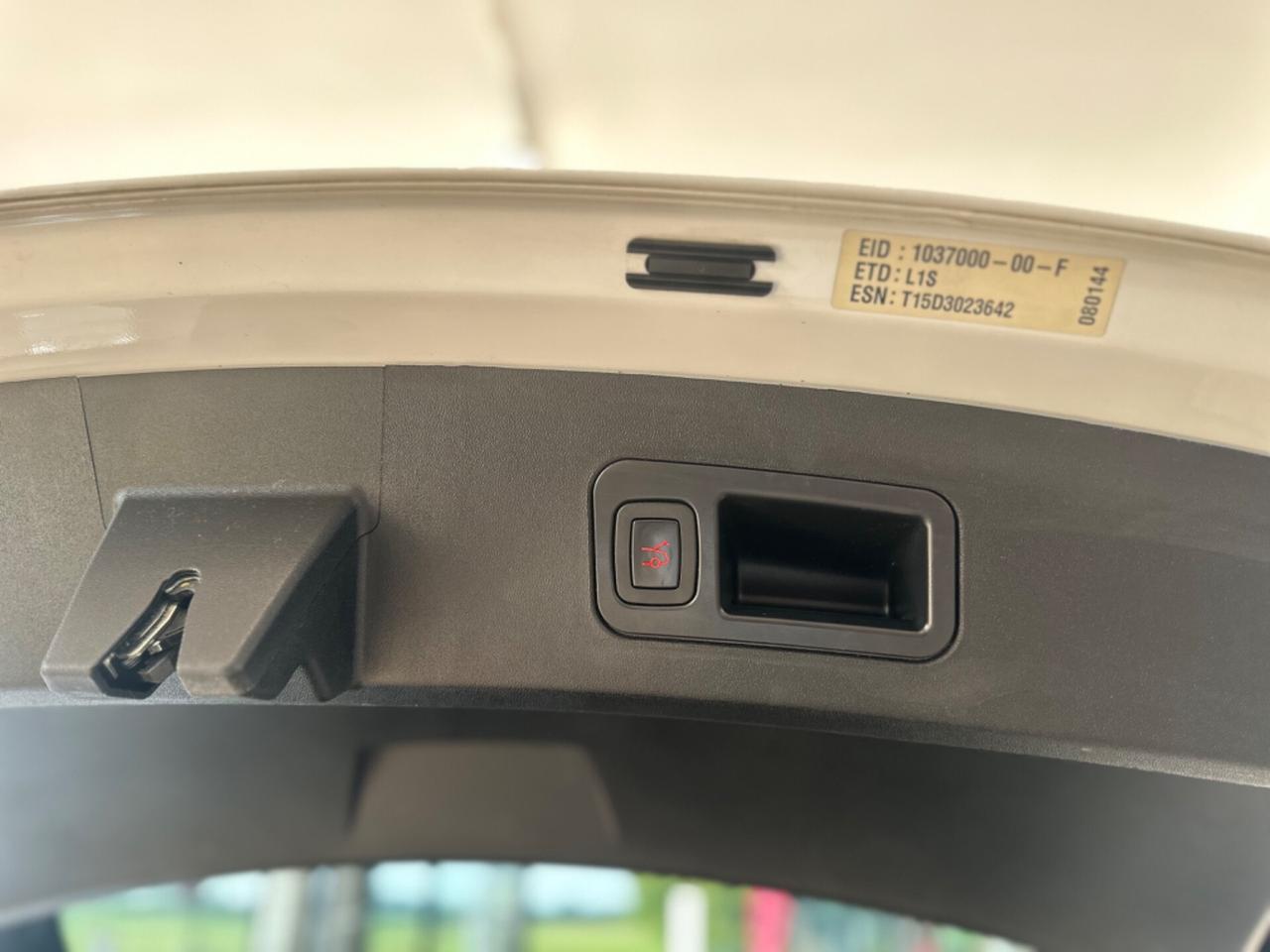 Tesla Model S 85kWh Dual Motor ricariche gratuite
