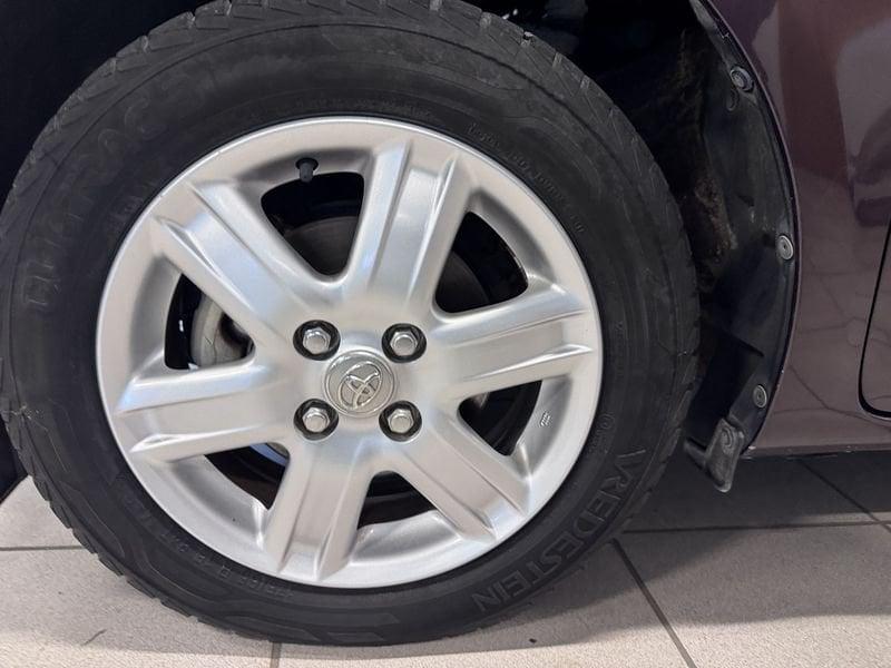 Toyota iQ iQ 1.0 cvt (multidrive)