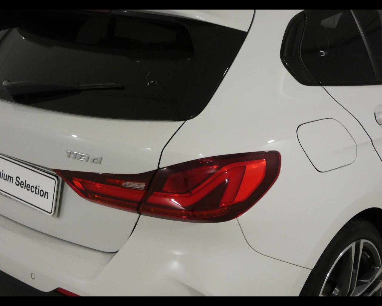 BMW Serie 1 (F40) - 118d 5p. Msport