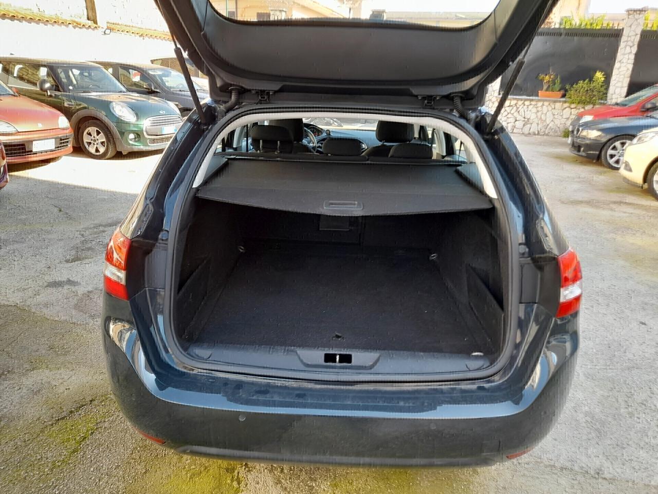 Peugeot 308 BlueHDi 120 S&S SW Allure