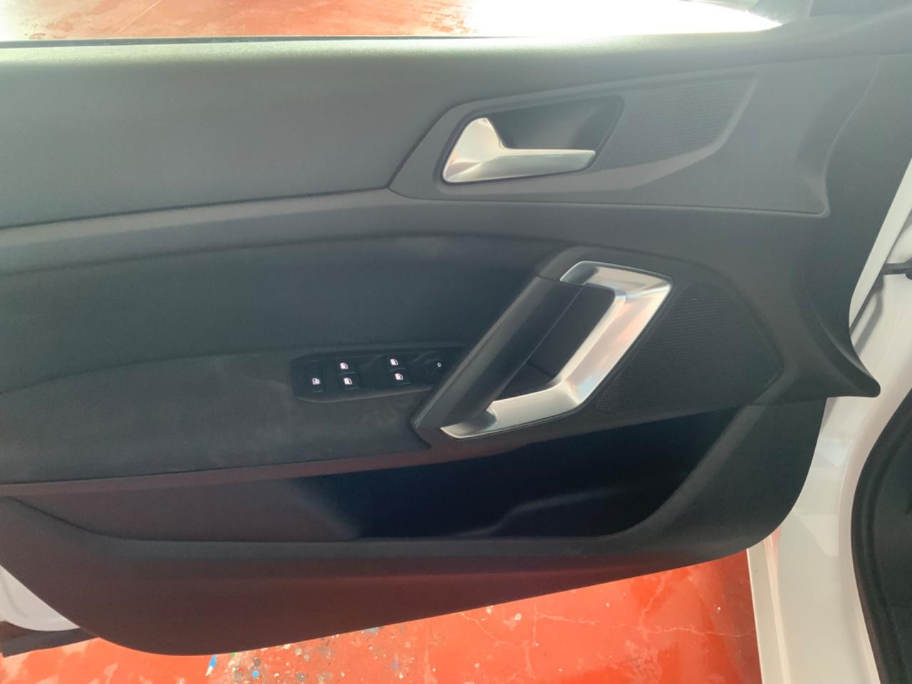 Peugeot 308 BlueHDi 100 S&S SW Active