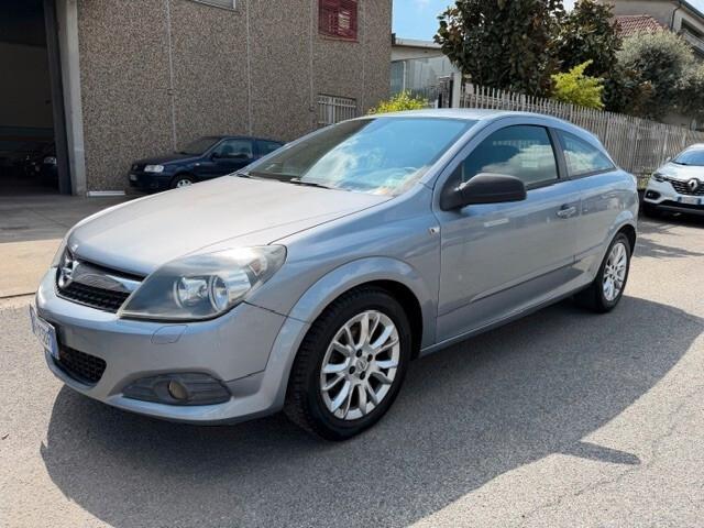 Opel Astra 1.4i 16V cat 3 porte adatta a neopatentati