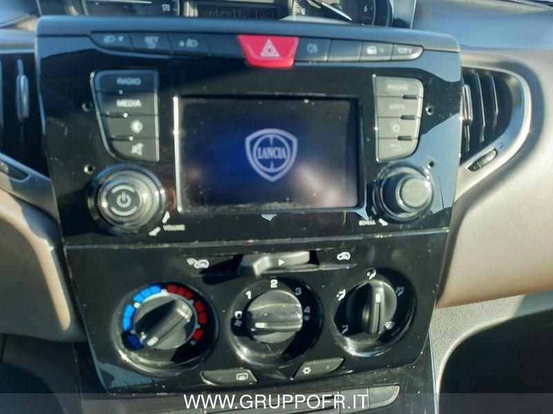 Lancia Ypsilon 1.2 69 CV 5 porte Gold