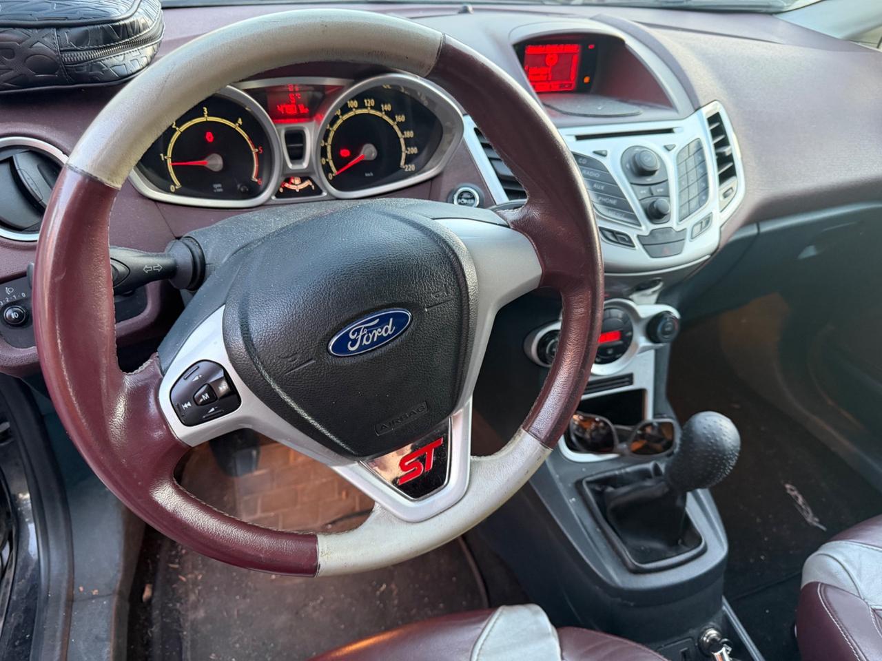 Ford Fiesta 1.6 TDCi 95CV 3porte INDIVIDUAL ST-LINE