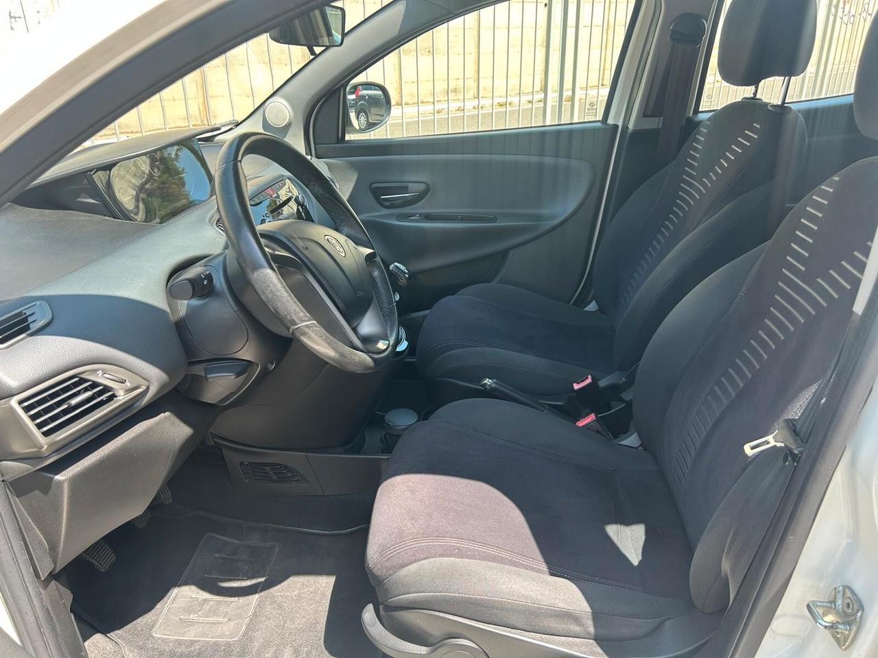 Lancia Ypsilon 1.2 69 CV 5 porte S&S Gold