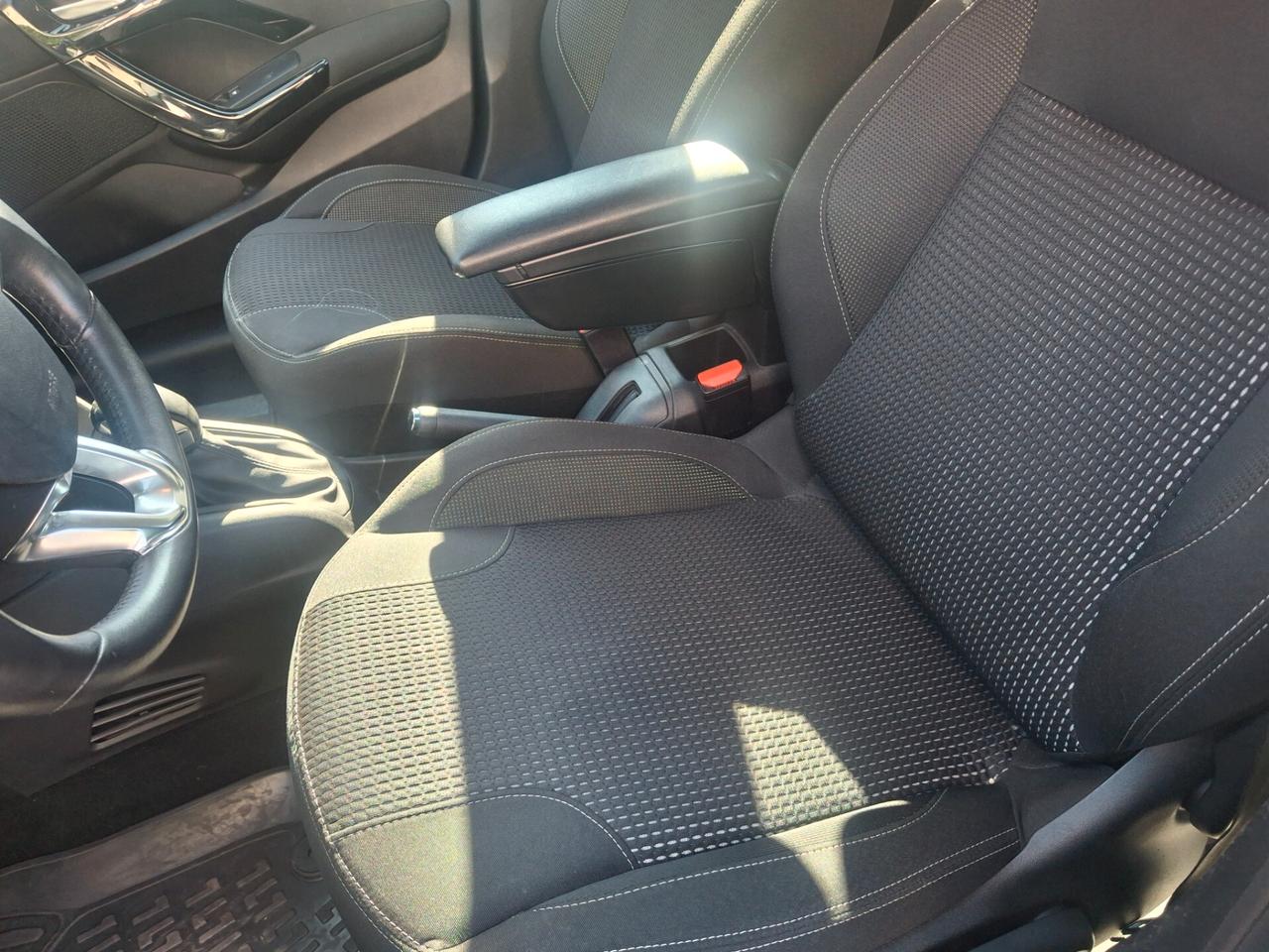 Peugeot 208 BlueHDi 75 5 porte Allure Neopatentati