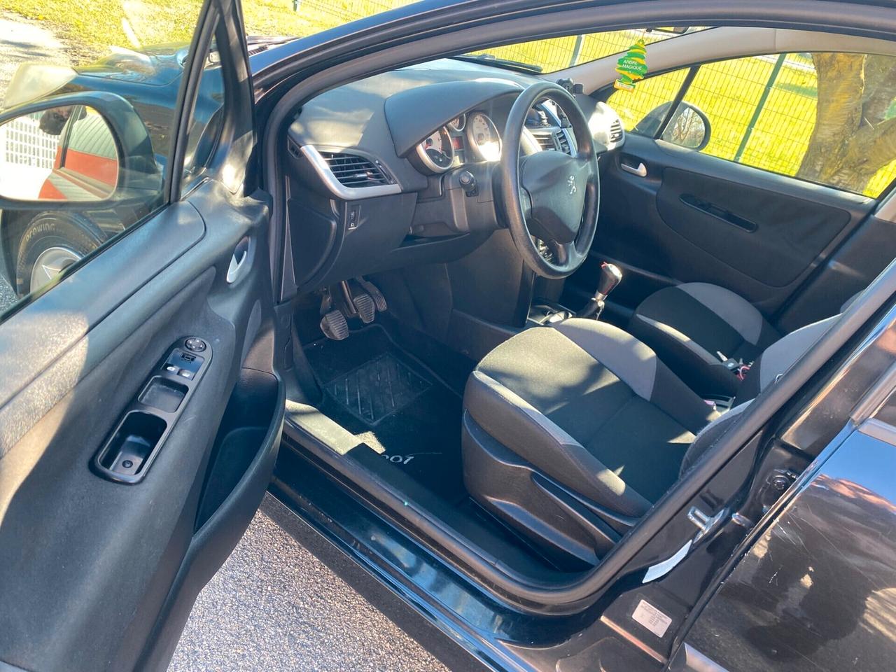 Peugeot 207 1.4 75cv Benzina Euro4 - NEOPATENTATI