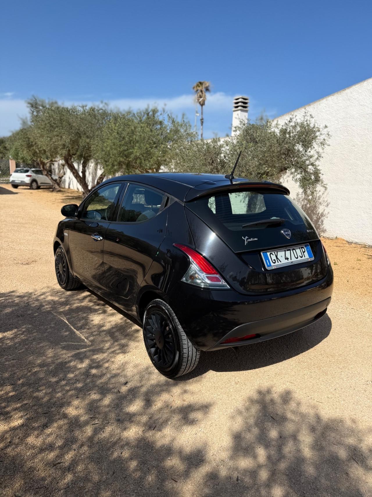 Lancia Ypsilon 1.0 FireFly 5 porte S&S Hybrid Silver Plus