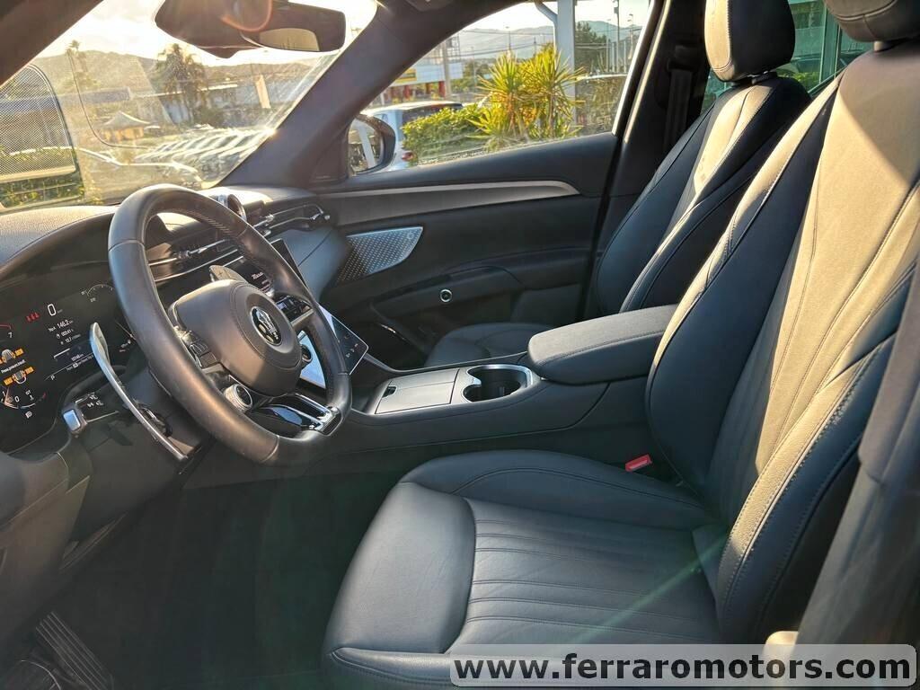 Maserati Grecale MHEV 300 CV solo 10.000 KM IVA ESPOSTA Tua a soli 579 Euro al mese