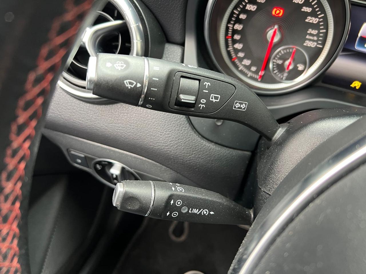 Mercedes-Benz CLA 200 D Premium