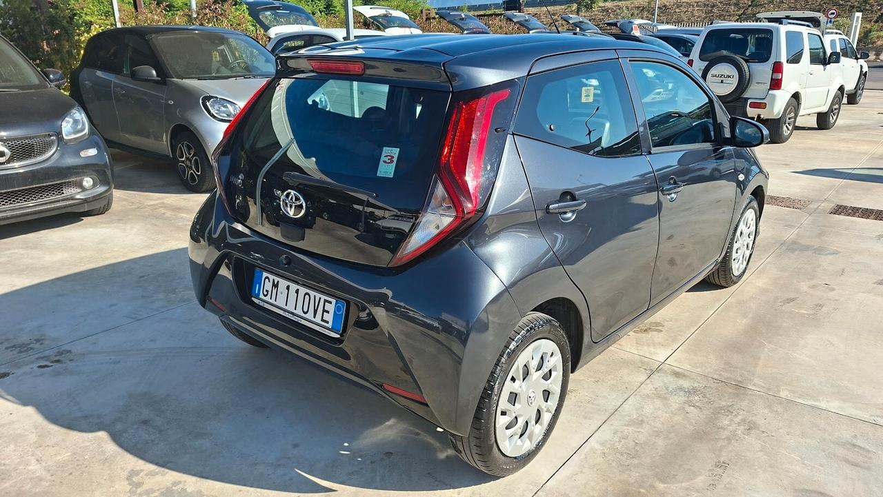 Toyota Aygo Connect 1.0 VVT-i 72 CV 5 porte 2021