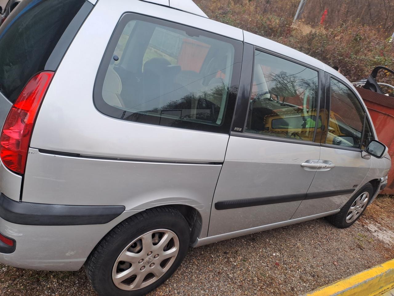 Peugeot 807 2.0 HDi FAP ST Mix