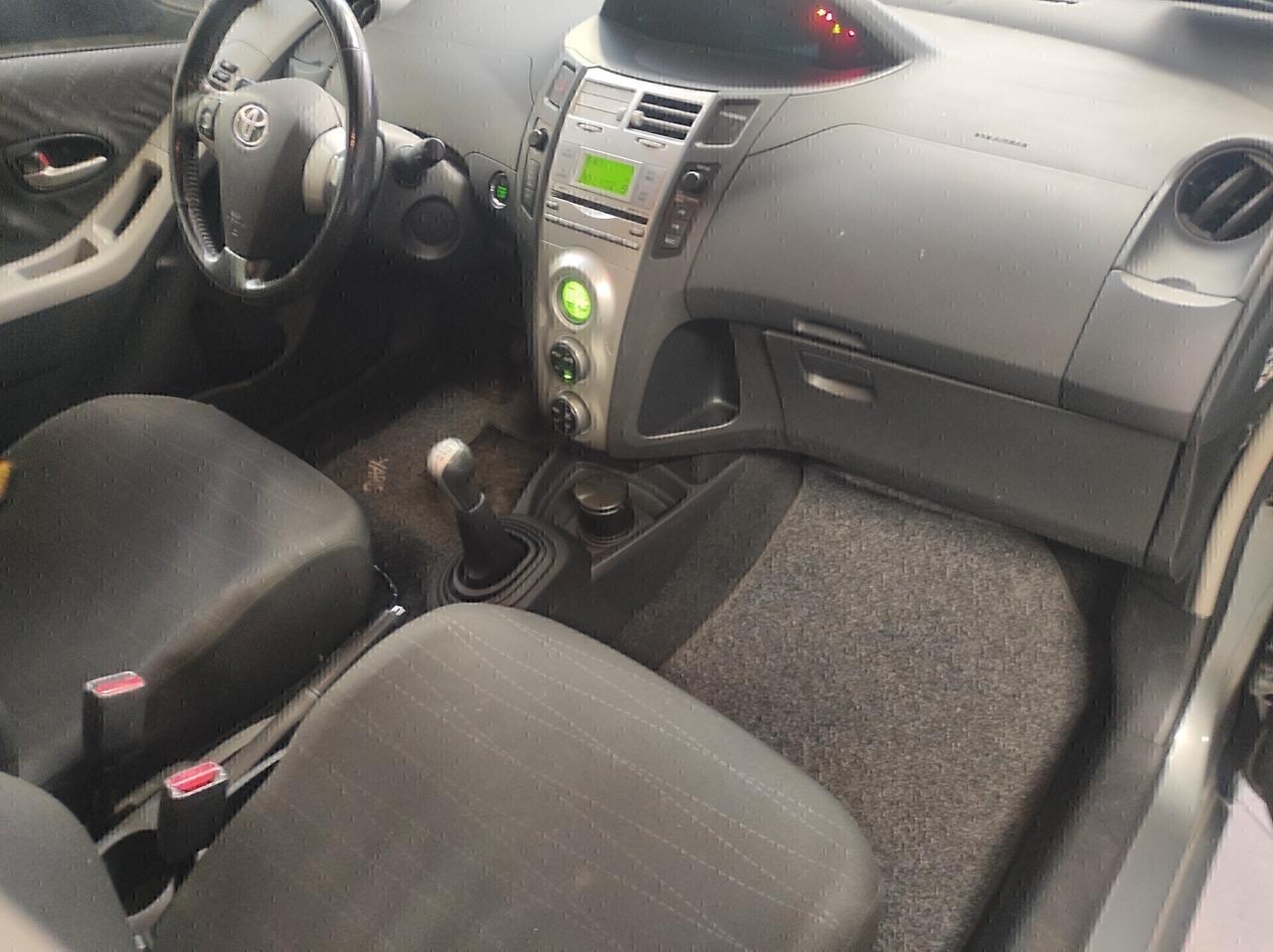 Toyota Yaris 1.0 5 porte Sol