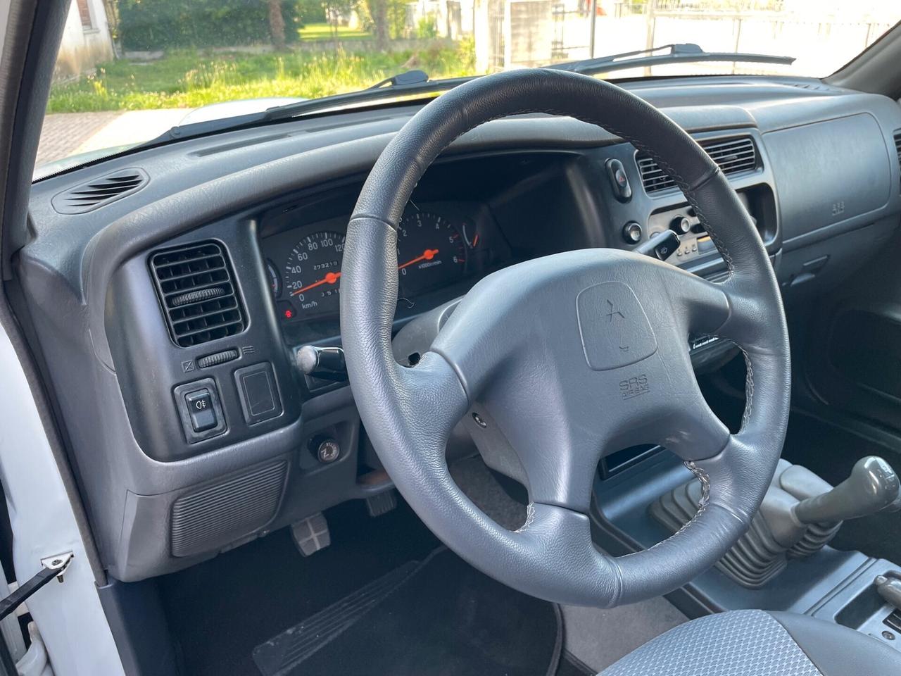 Mitsubishi L200 2.5 TDI 4WD Double Cab Pick-up GL GANCIO TRAINO