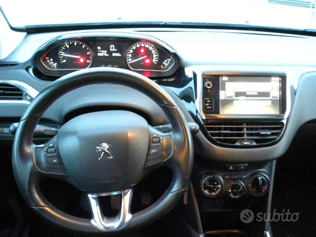 PEUGEOT 2008 1.6 BLUE Hdi NEO PATENTATI NAVI CLIMA CERCHI CRUISE CONTROL MULTIFUNZIONE