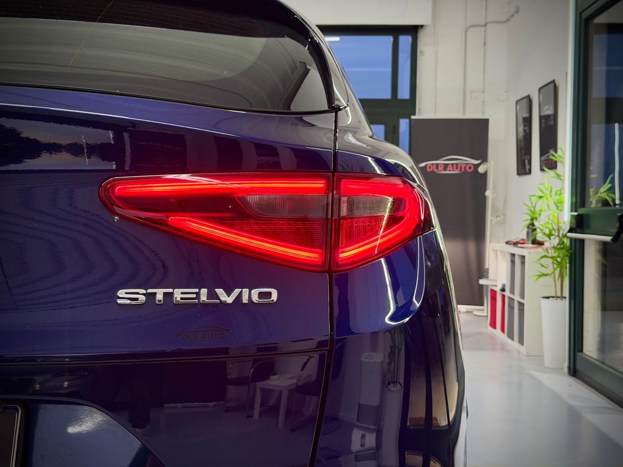 Alfa Romeo Stelvio 2.2 Turbodiesel 160 CV AT8 RWD Executive