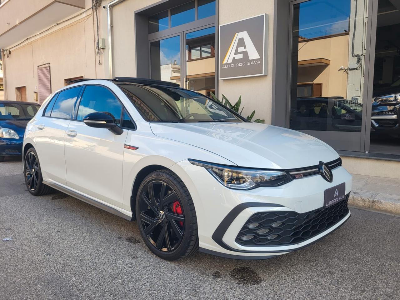 Volkswagen Golf GTI 2.0 DSG 245 CV/PELLE VIENNA / TETTO APRIBILE / FARI IQ...