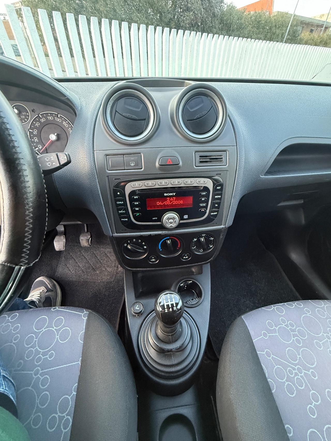 Ford Fiesta 1.4 TDCi 5p. Ghia