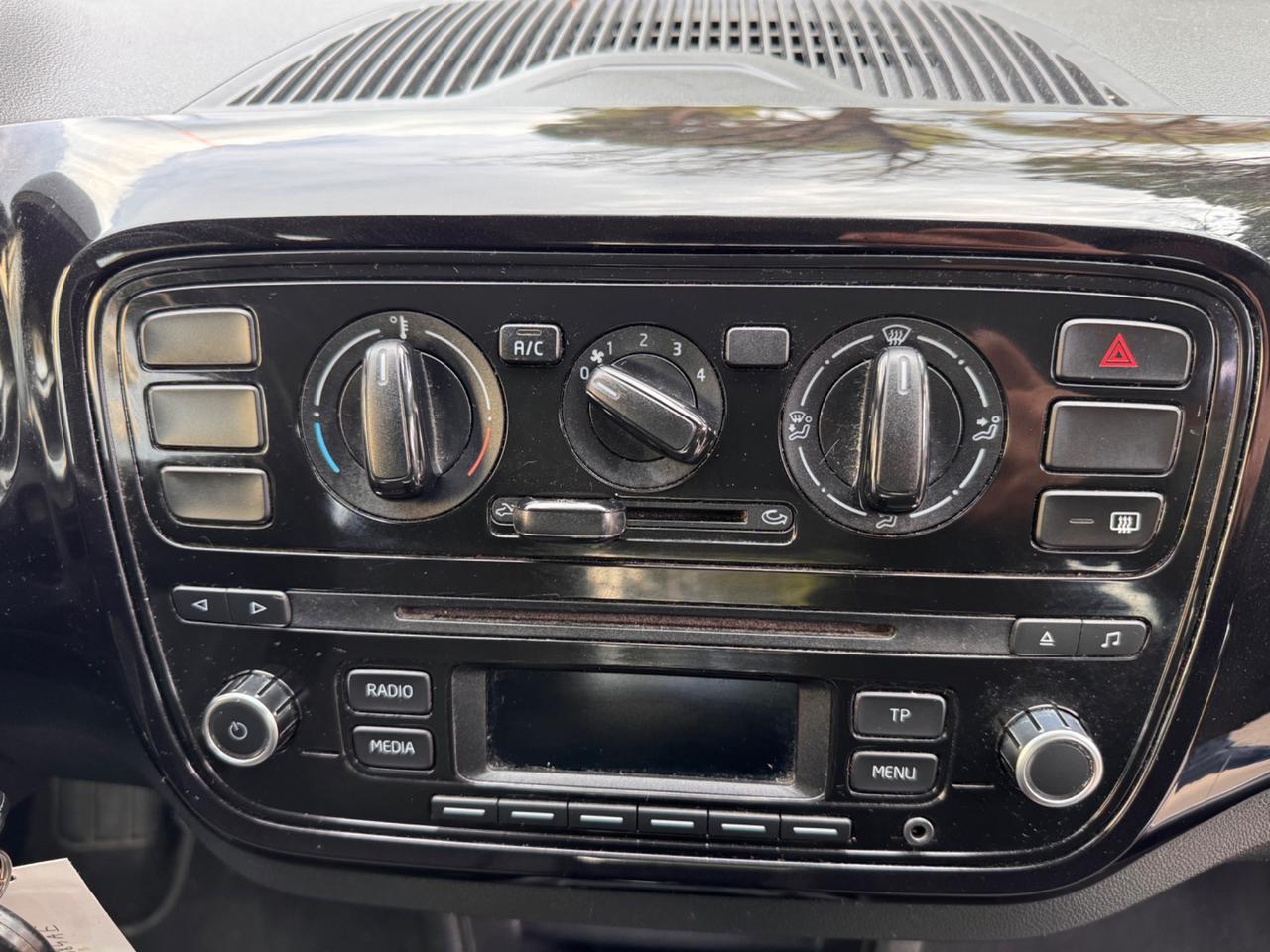 VW up! 1.0 75 CV 5p. Neopaten garanzia 12 mesi