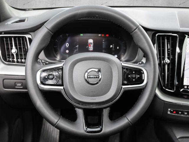 VOLVO XC60 B4 (d) AWD automatico Plus Dark