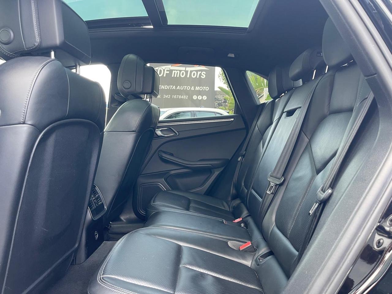 Porsche Macan 2.0-2021