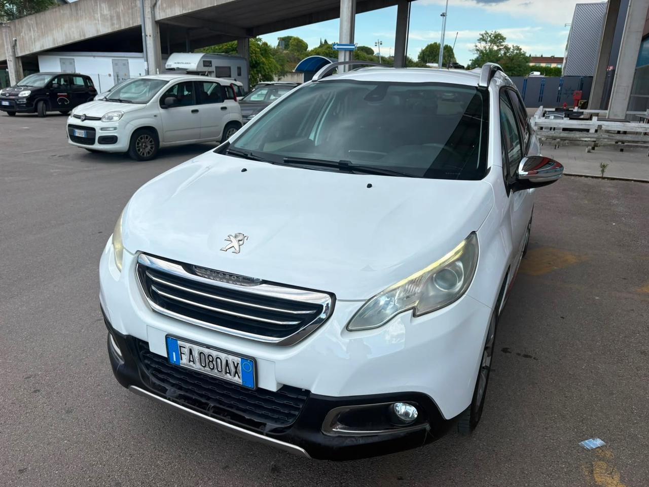 Peugeot 2008 PureTech 82 Allure 2015 131.000 KM