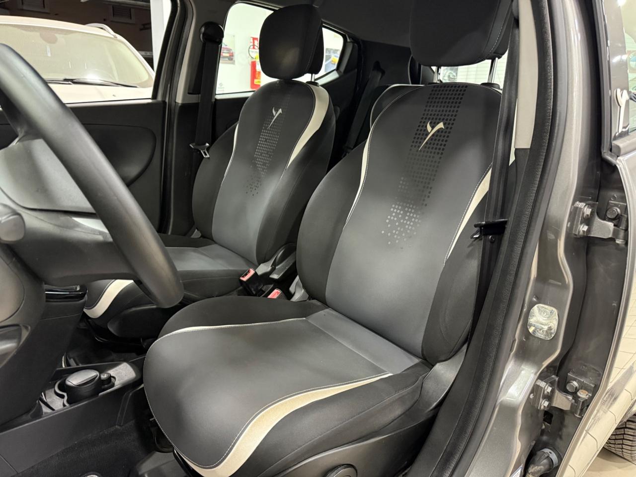 Lancia Ypsilon ecochic gold 2014