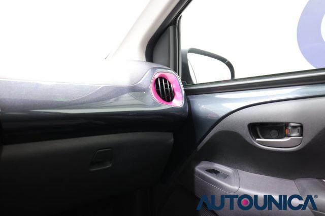 TOYOTA Aygo CONNECT 1.0 VVT-I 72 CV 5 PORTE X-WAVE CABRIO