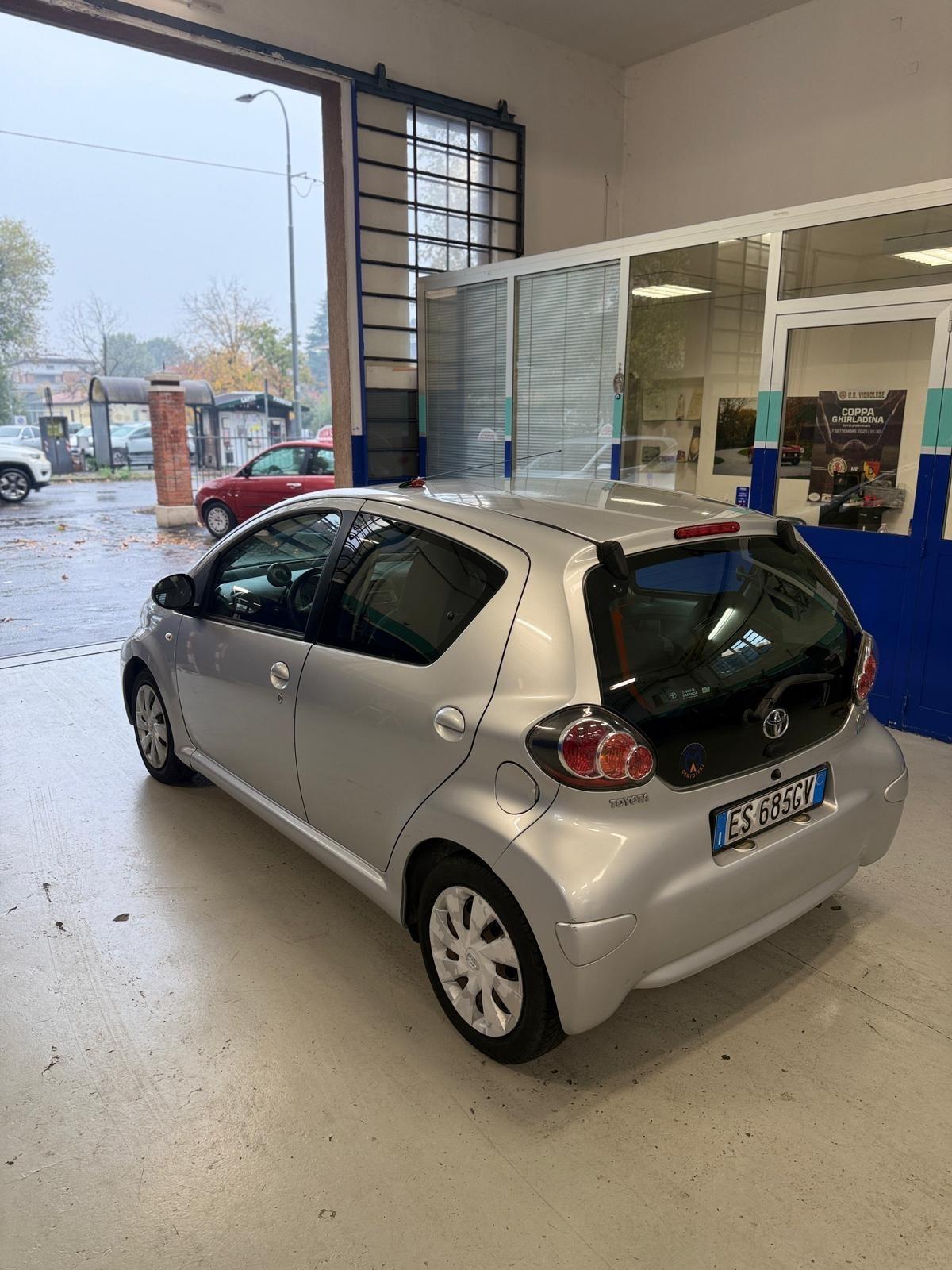 Toyota Aygo 1.0 12V VVT-i 5 porte Cool Soda Connect MMT