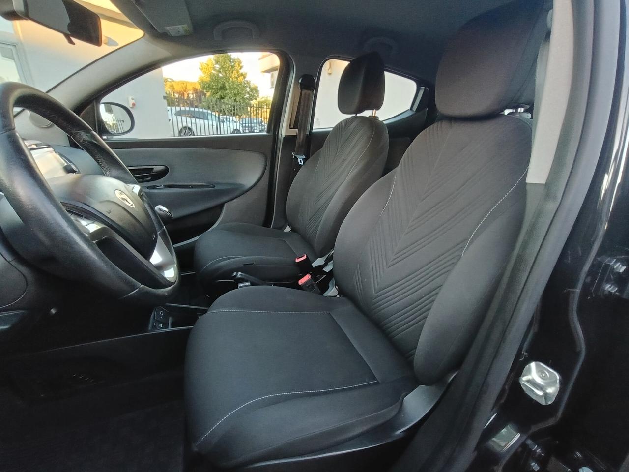 Lancia Ypsilon 1.0 FireFly 5 porte S&S Hybrid Gold Nessun vincolo finanziario