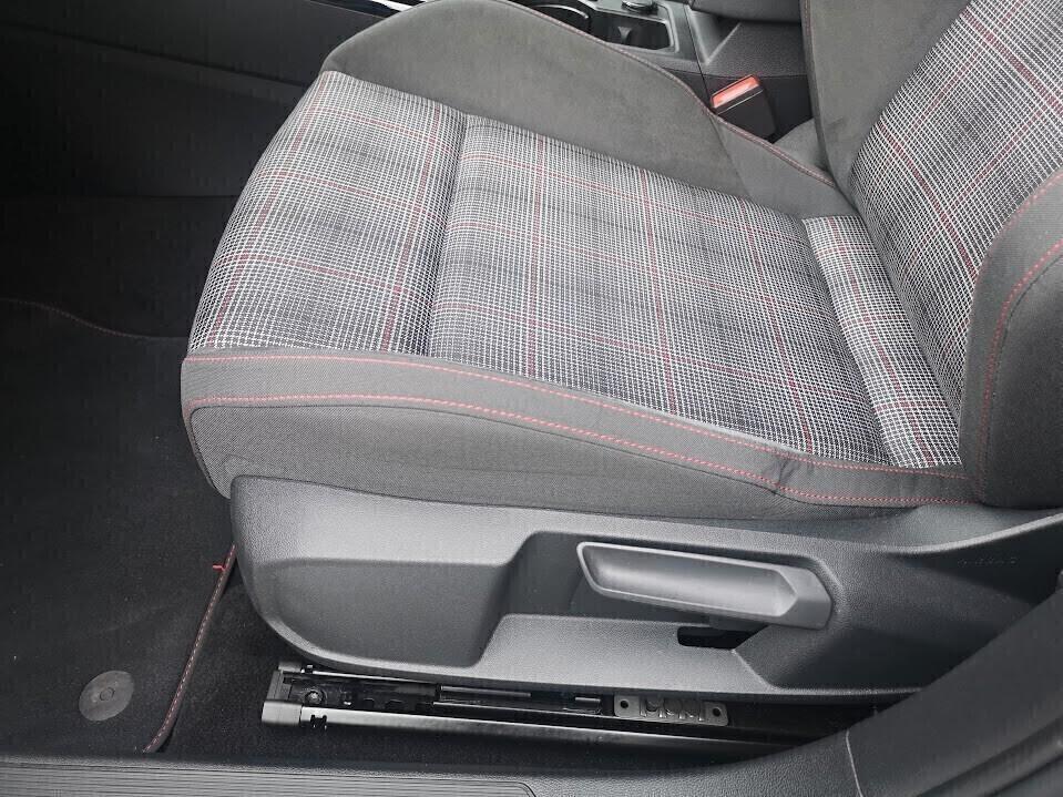 Volkswagen Golf GTI 2.0 TSI DSG Fari MATRIX