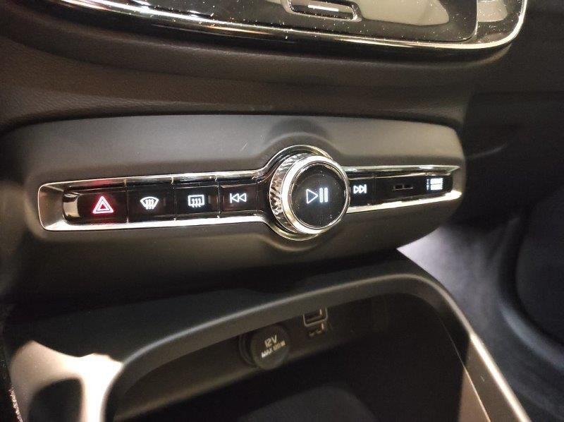 VOLVO XC40 (2017-->) - XC40 T5 Recharge Plug-in Hybrid Inscription Expression