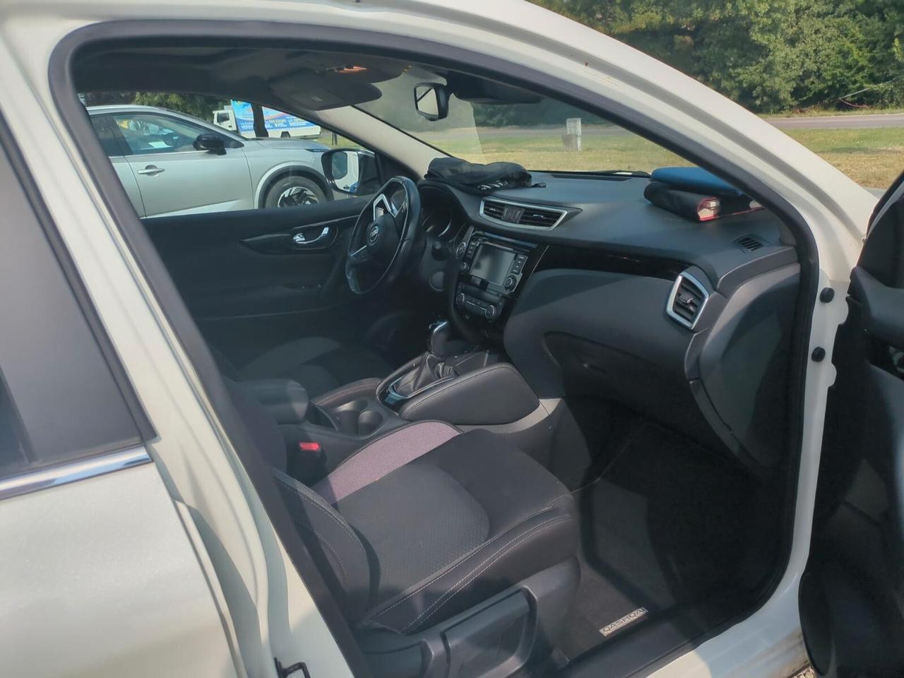 Nissan Qashqai 1.7 dCi 150 CV 4WD CVT N-Connecta TETTO LED TELEC 360 18'
