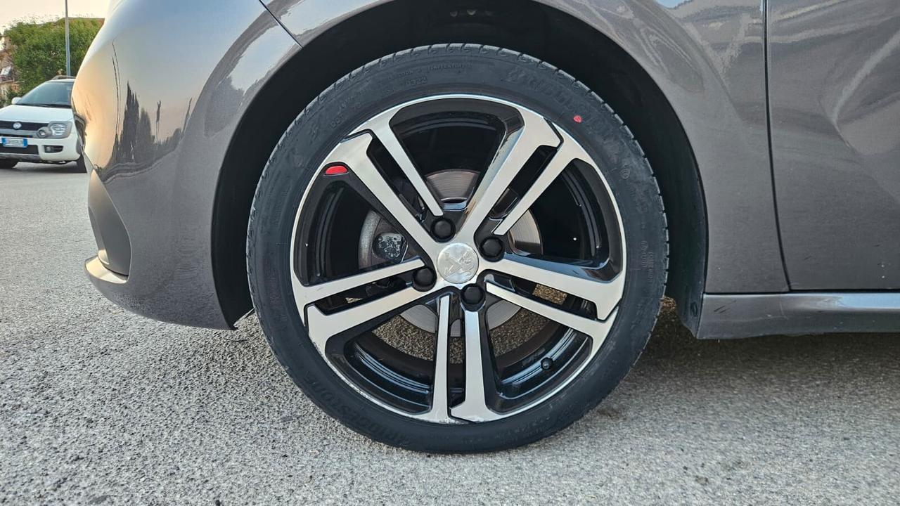 Peugeot 208 BlueHDi 120cv 5 porte GT Line