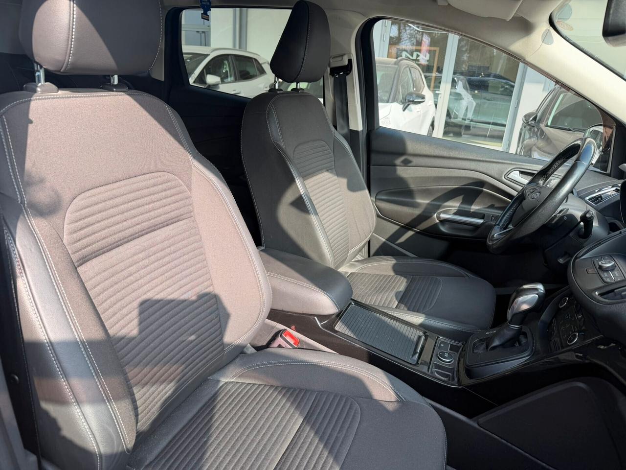 Ford Kuga 1.5 TDCI 120 CV S&S 2WD Powershift Titanium