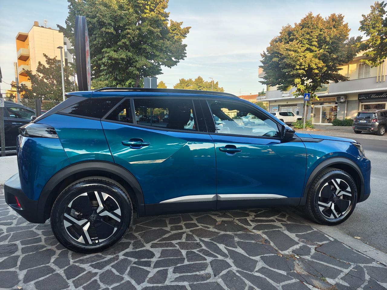 Peugeot 2008 PureTech 130 S&S EAT8 Allure