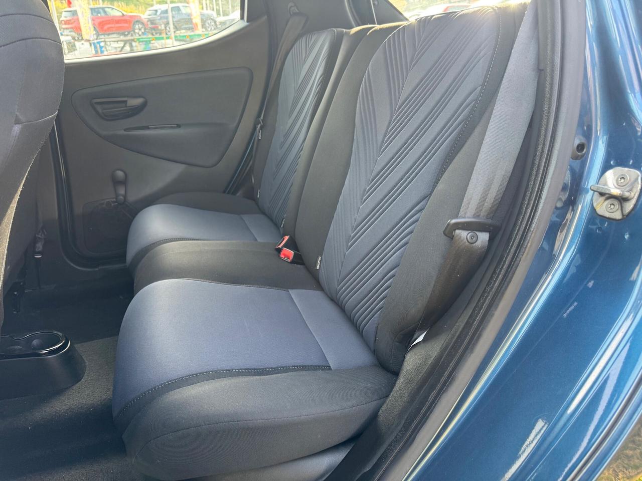 Lancia Ypsilon 1.0 FireFly 5 porte S&S Hybrid Ecochic Gold