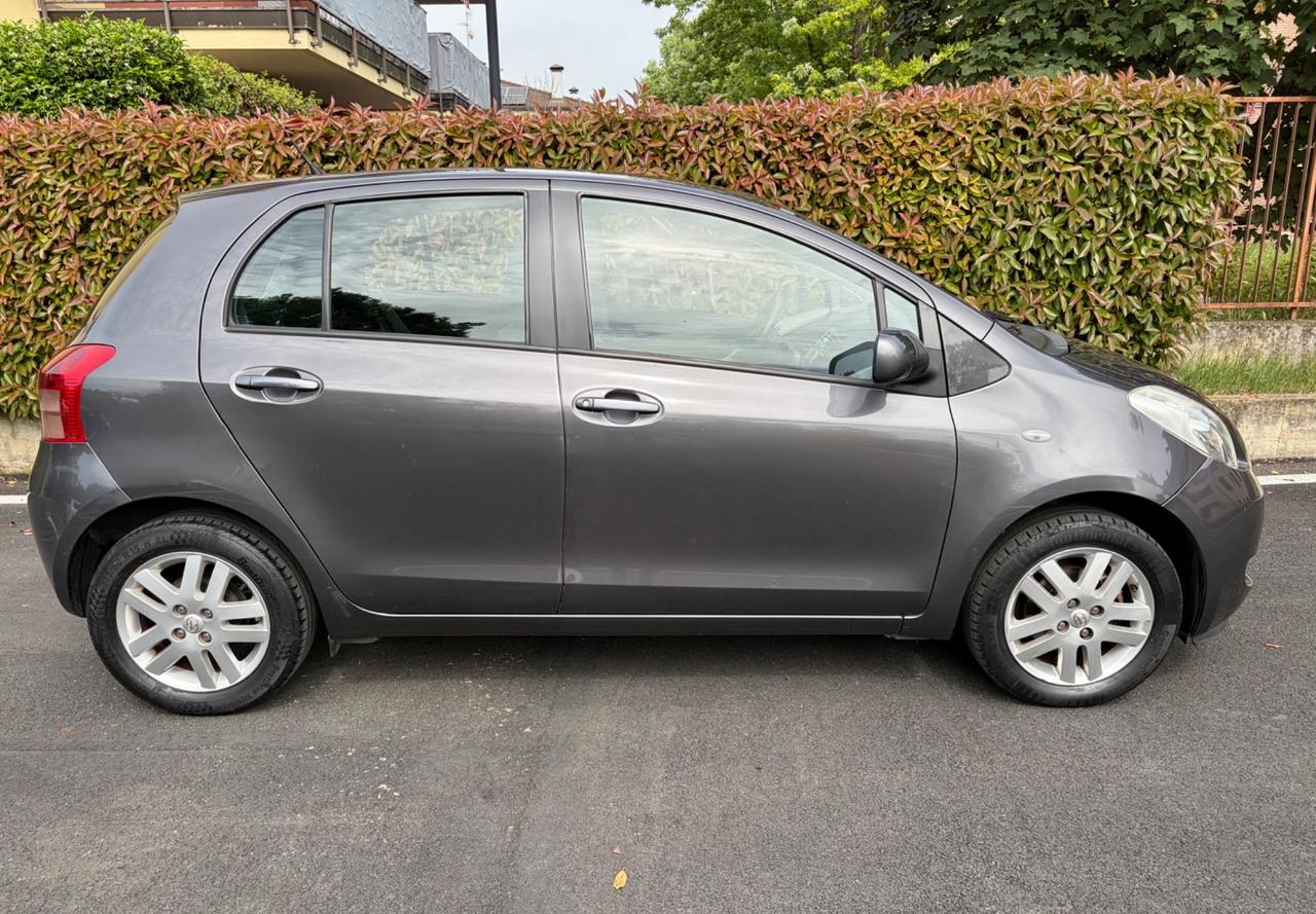 Toyota Yaris 1.0 5 porte