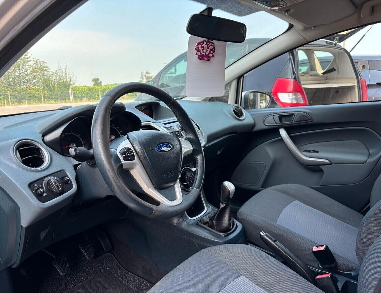 Ford Fiesta 1.2 benzina Neopatentati