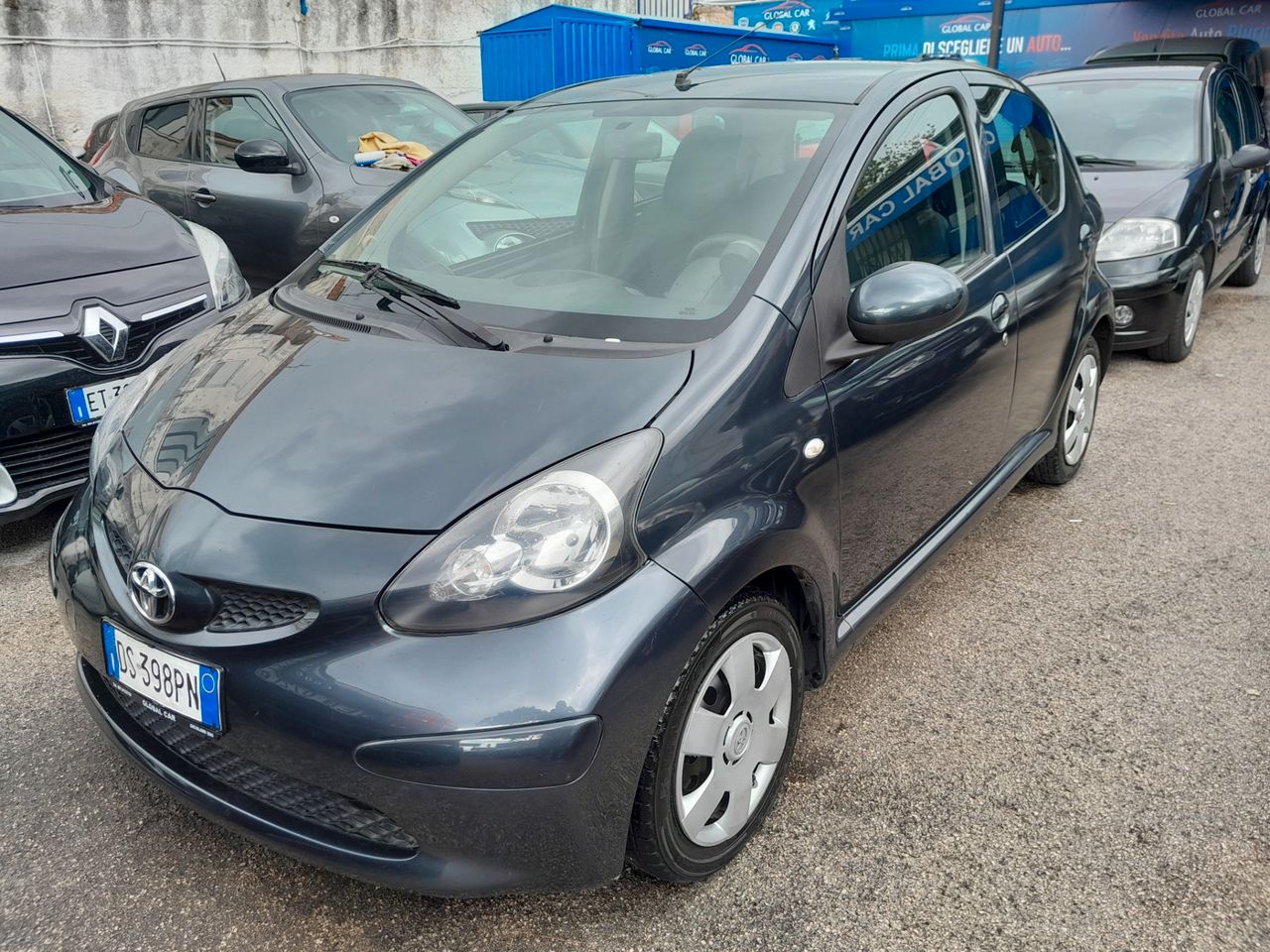 Toyota Aygo 1.0 12V VVT-i 5 porte 2009